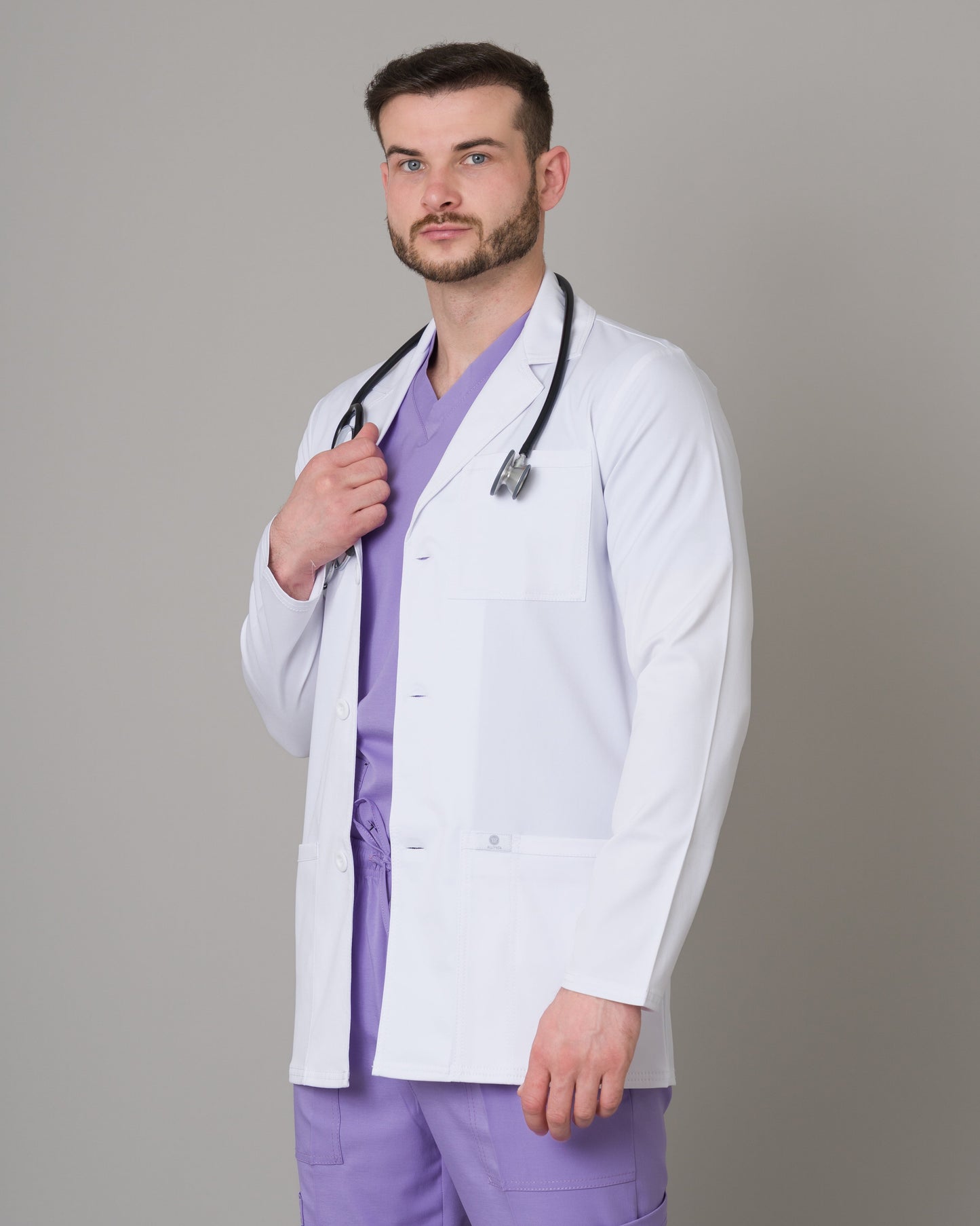 Bata Médica Allynta D1 Estilo Blazer Blanco (Hombre)