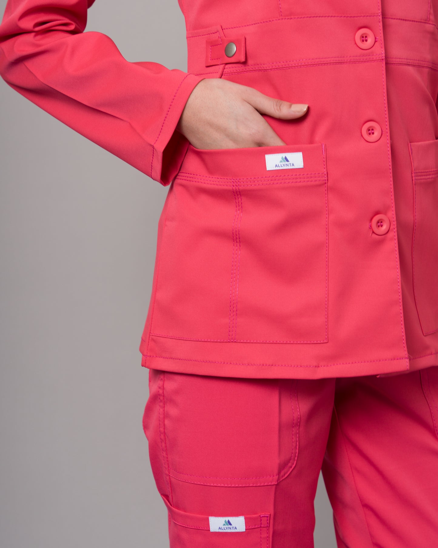 Bata Médica Allynta D2 Coral (mujer)