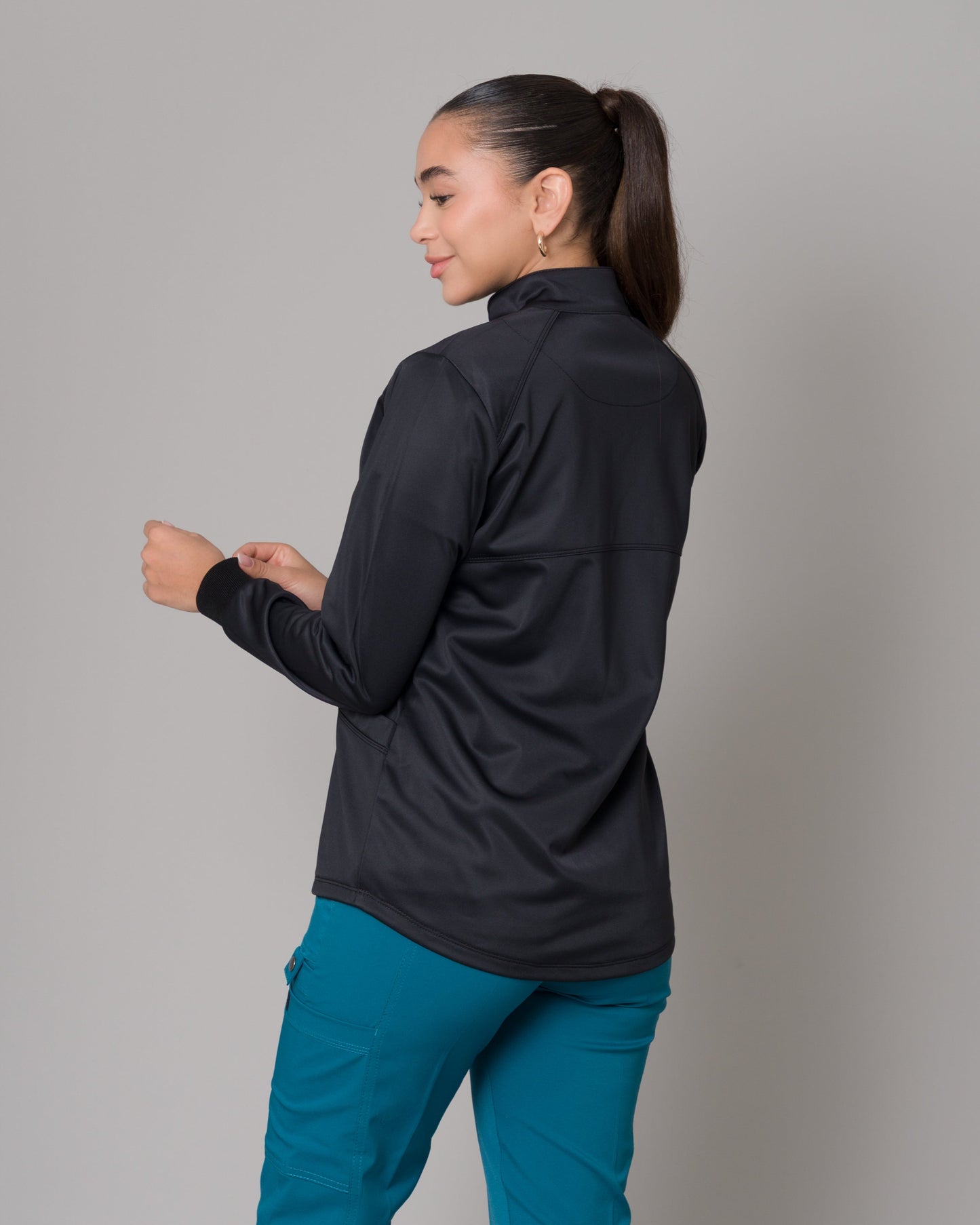 Cardigan Clínico Con Cierre - Negro
