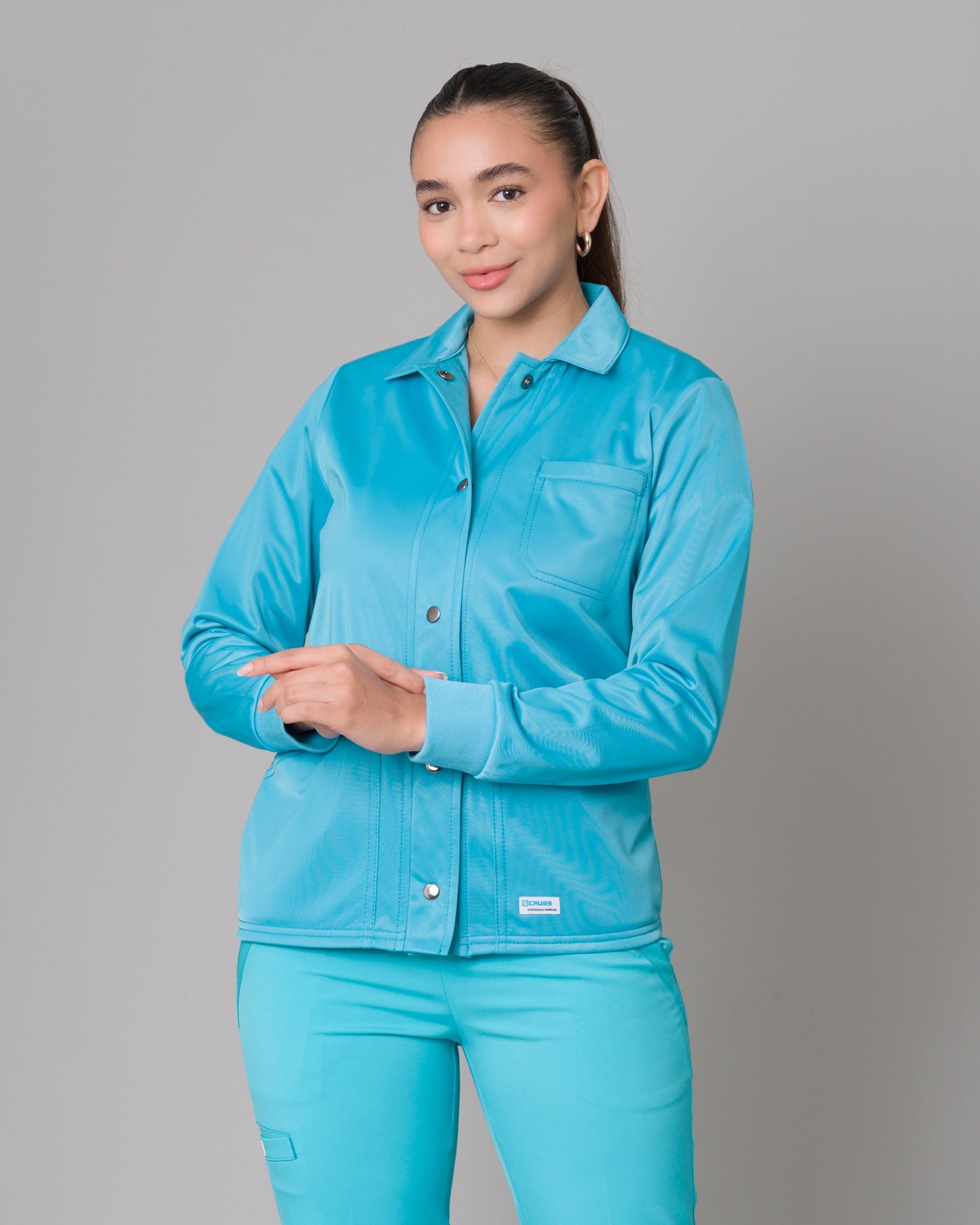 Cardigan Clínico Con Broches Turquesa