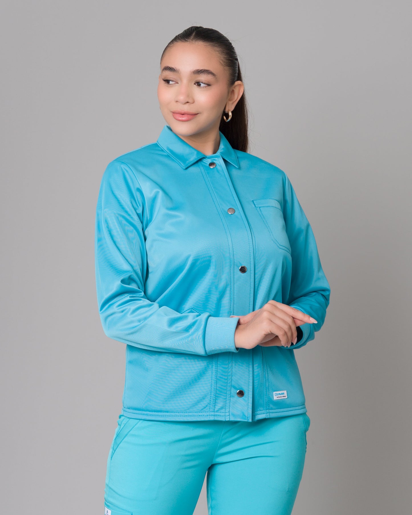 Cardigan Clínico Con Broches Turquesa