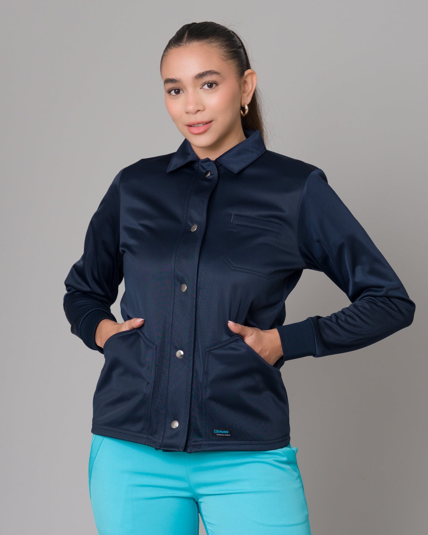 Cardigan Clínico Con Broches Azul Marino