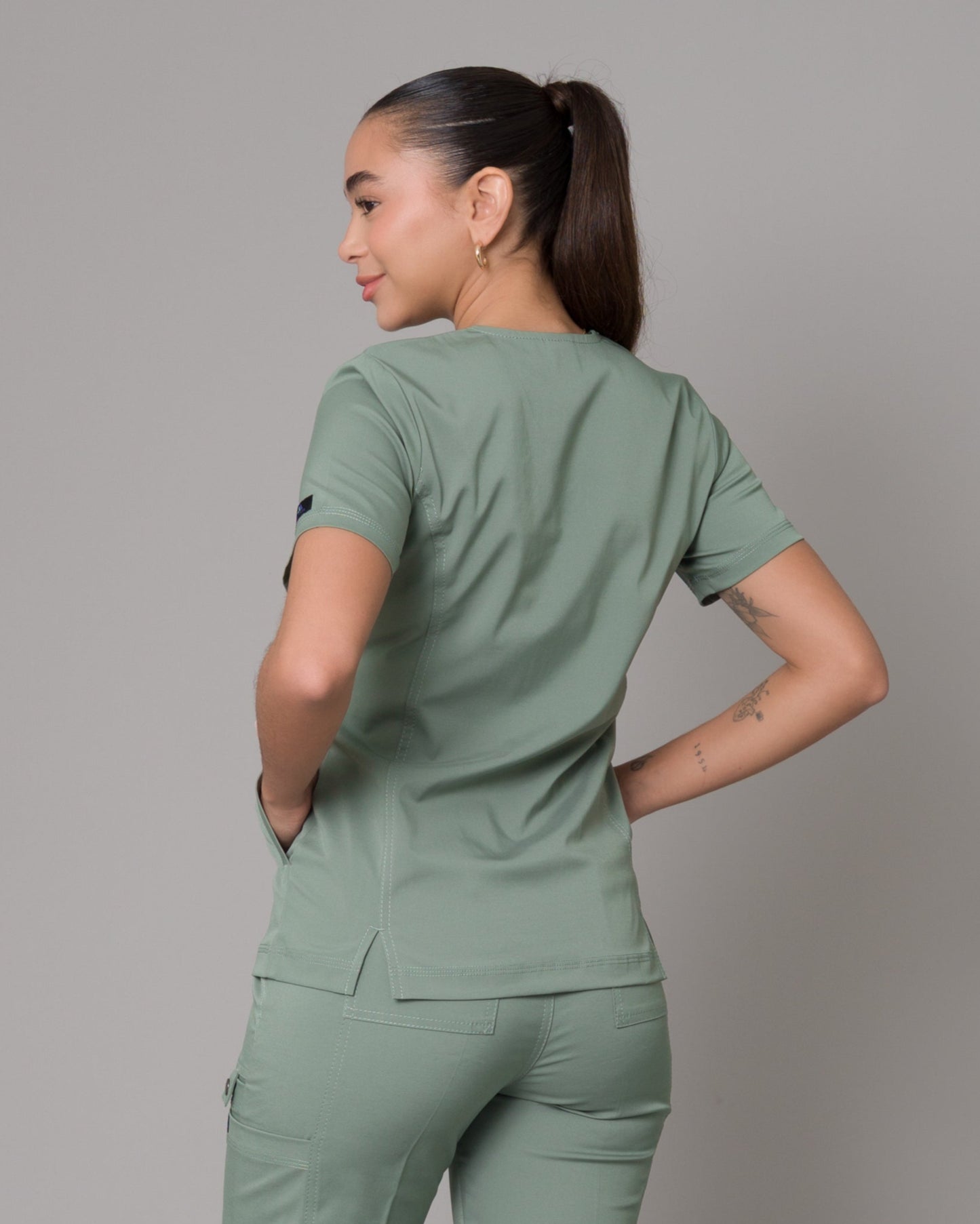 Scrub Allynta SD-04 Verde Olivo - Chaqueta