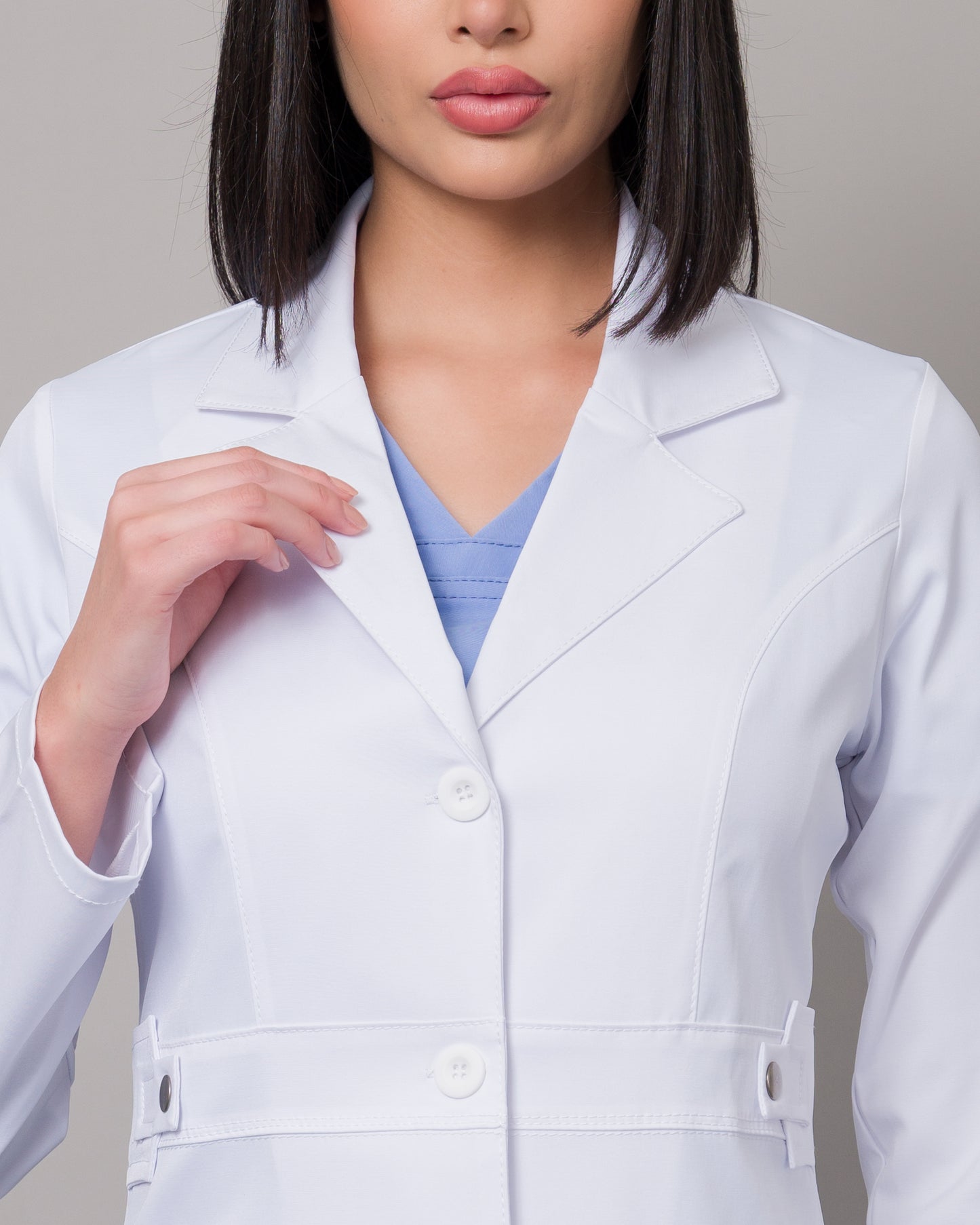 Bata Médica Allynta D-02 Blanco (mujer)