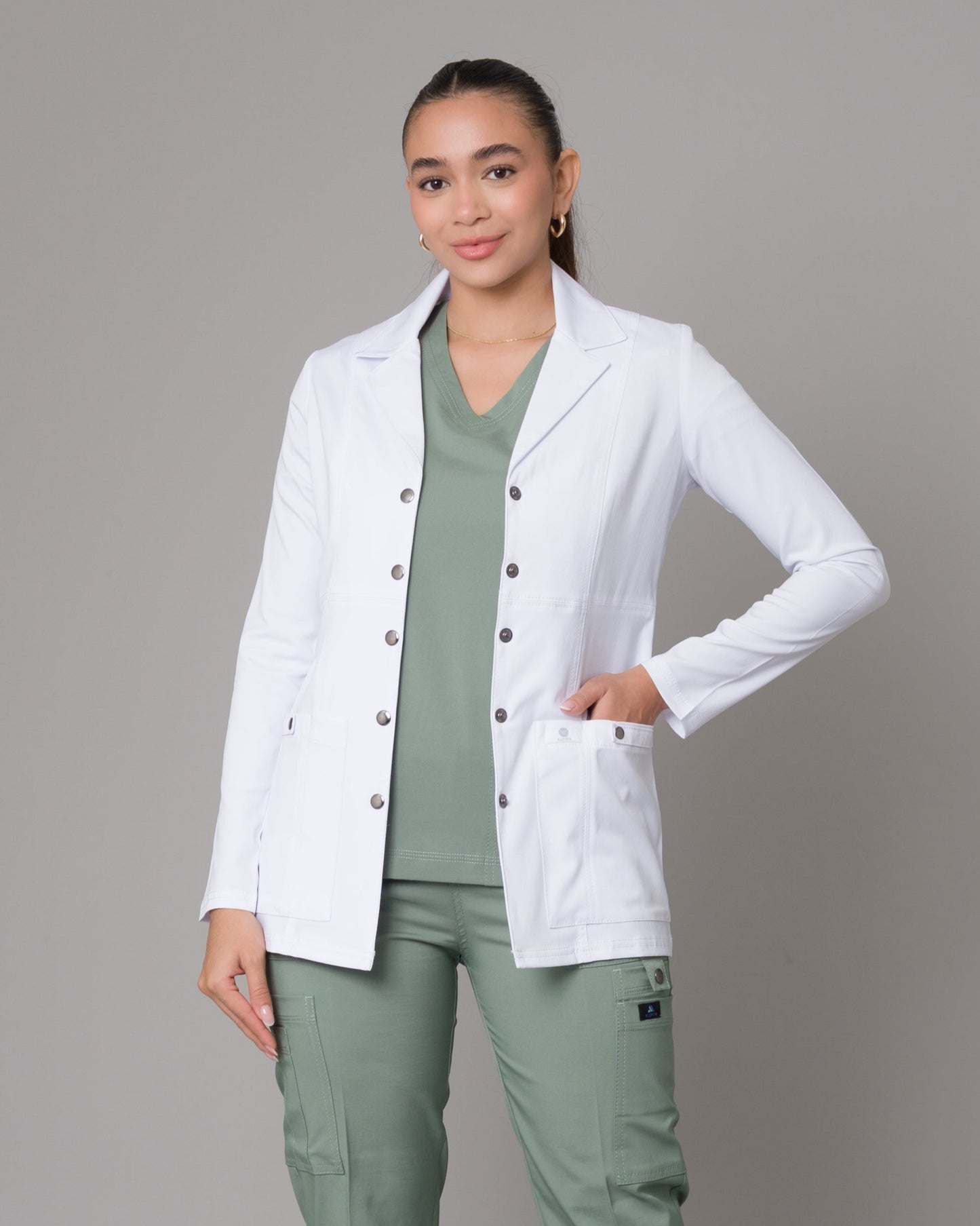Bata Médica Allynta D-01 Blanco (mujer)