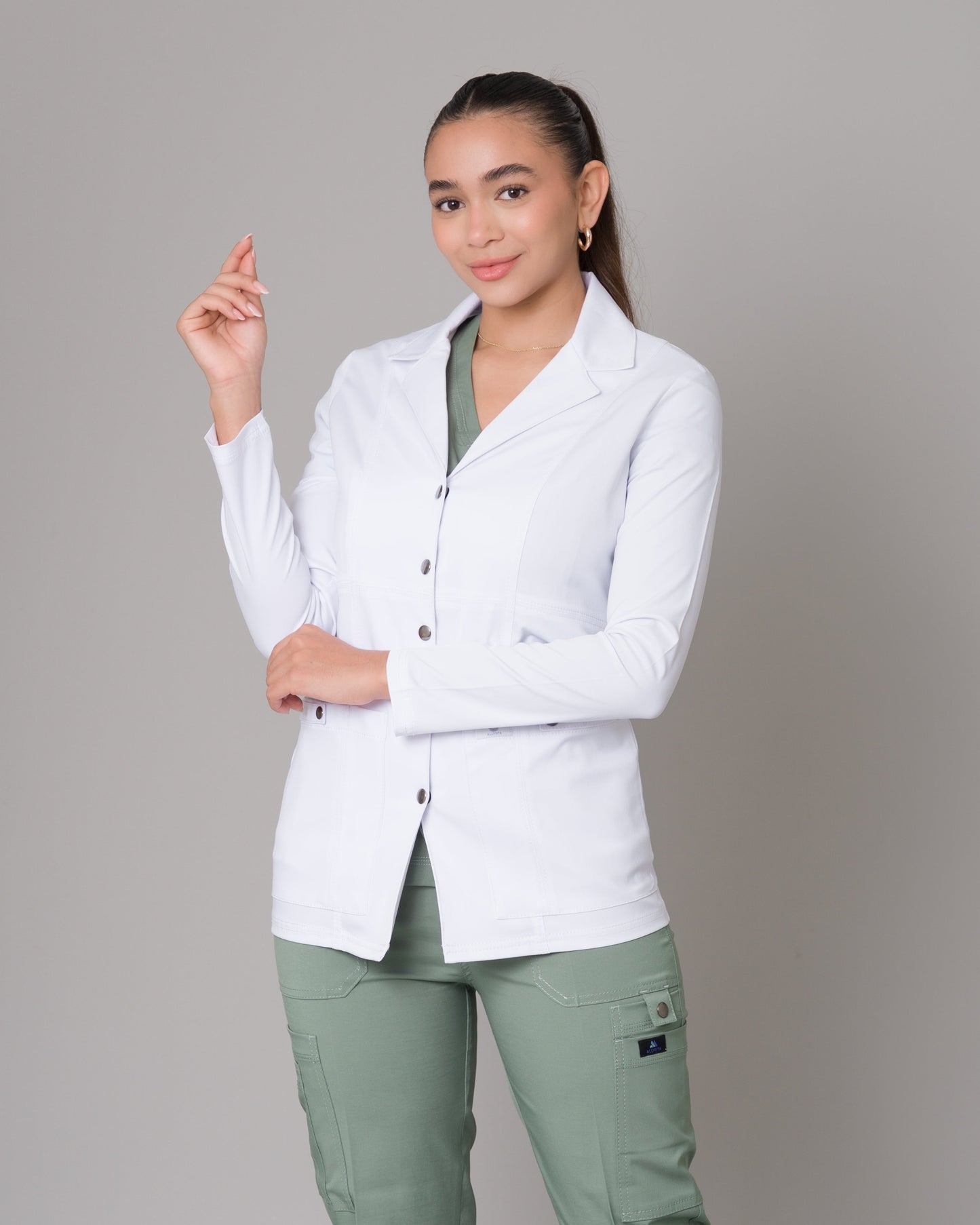 Bata Médica Allynta D-01 Blanco (mujer)