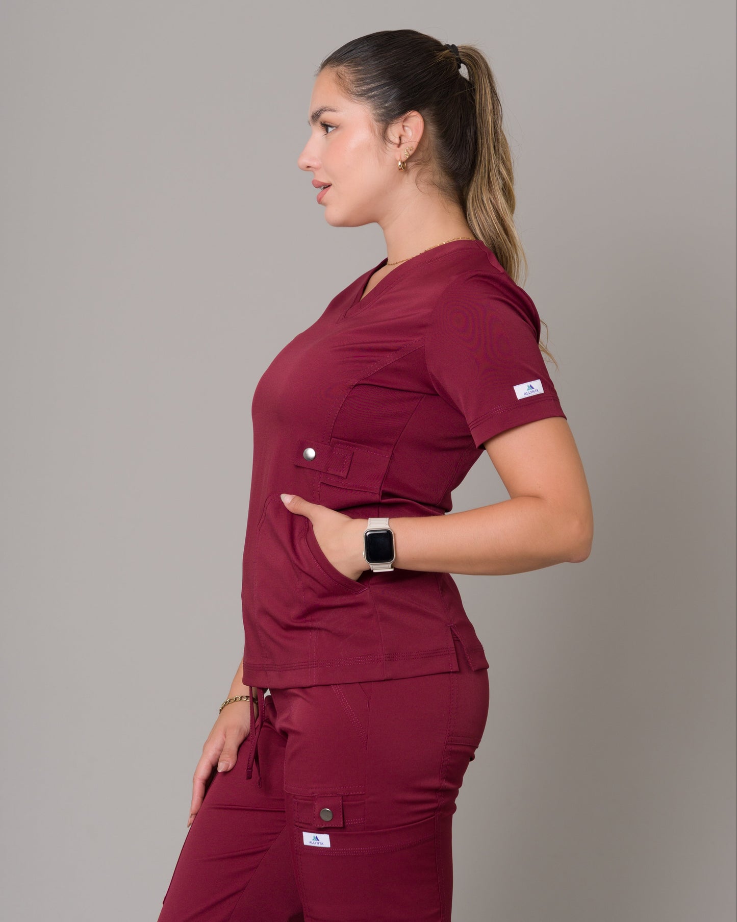 Scrub Allynta SD-04 Guinda - Chaqueta
