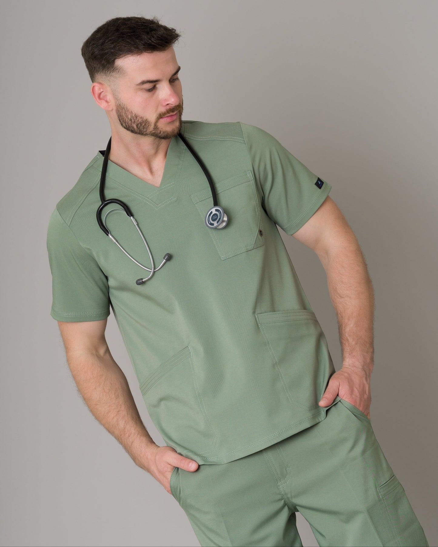 Scrub Allynta SV-01 Verde Olivo - Chaqueta