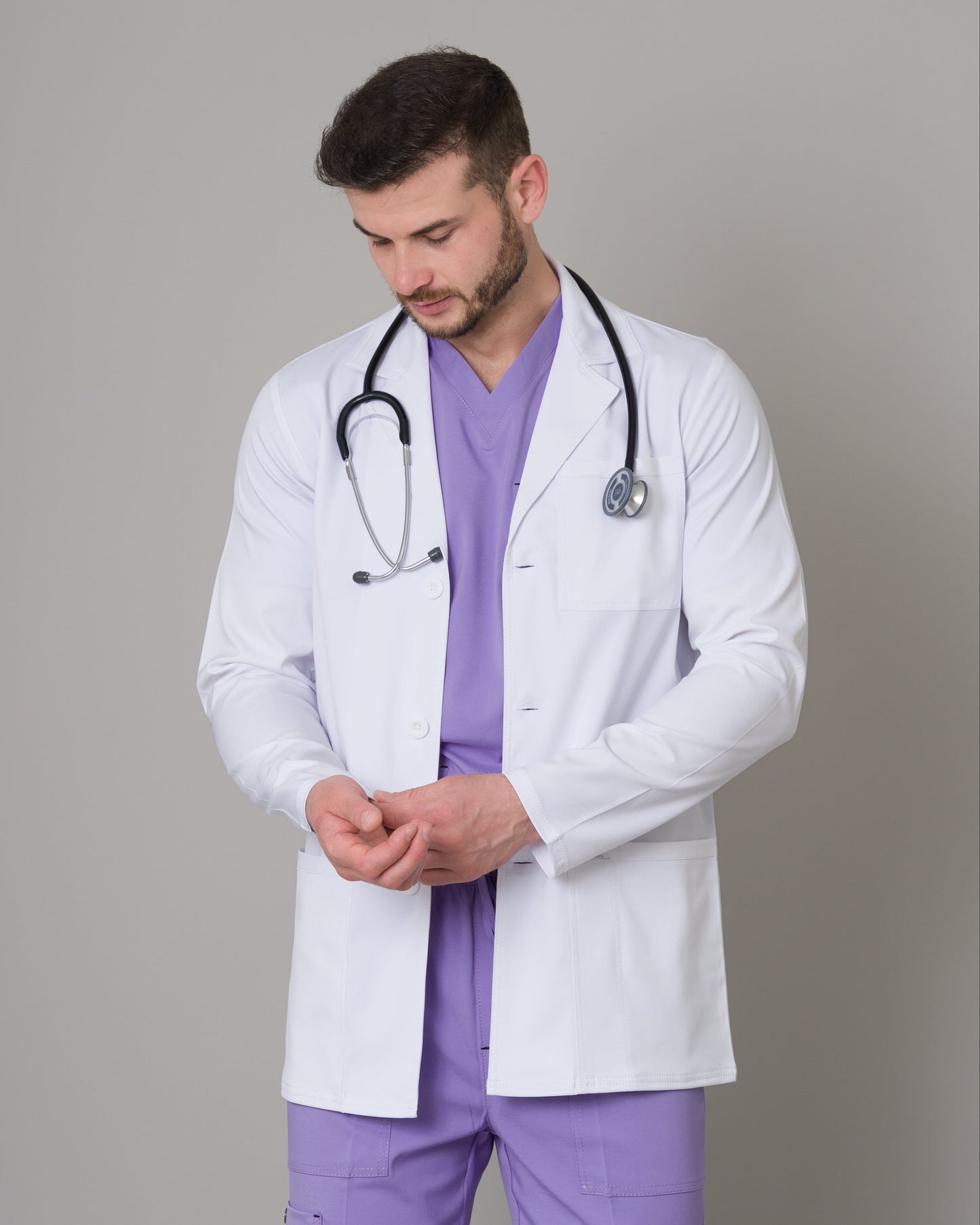 Bata Médica Allynta D1 Estilo Blazer Blanco (Hombre)