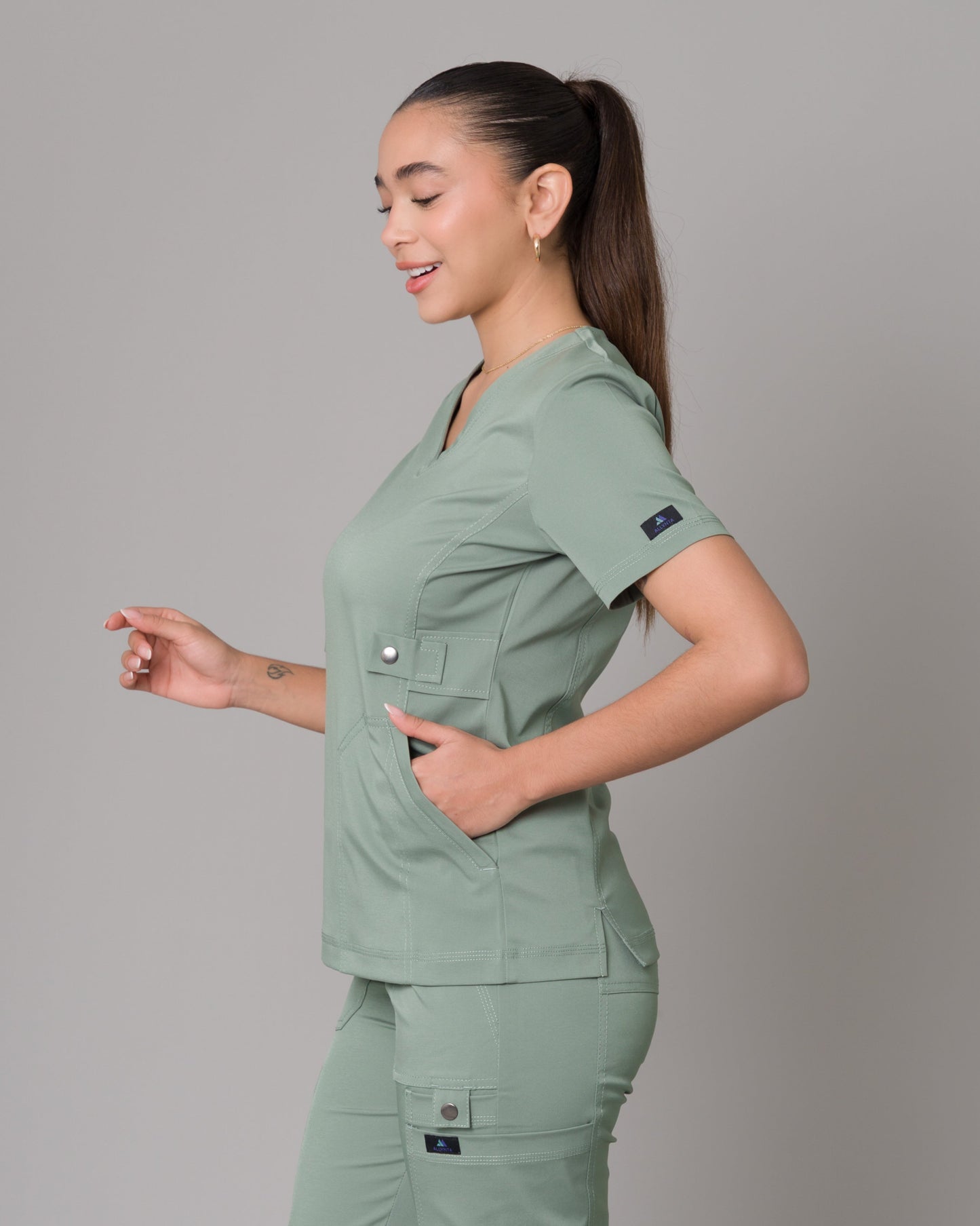 Scrub Allynta SD-04 Verde Olivo - Chaqueta